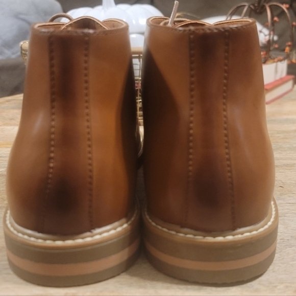 NWOT Men's Kenneth Cole Reaction Parker Chukka Boots - Picture 3 of 5